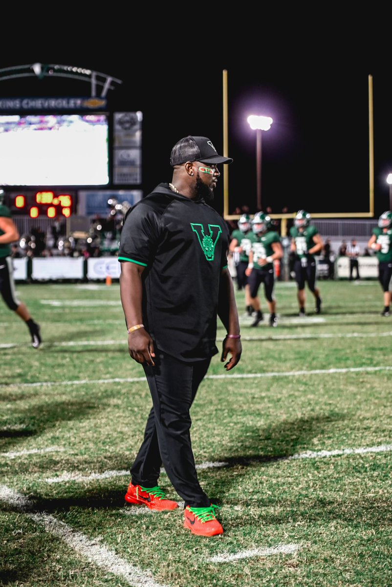 Qoach_Deuce's tweet image. Don’t wait for a opportunity 

CREATE YOURS!

- Big Meech 

#50Boyz 
#TheFamily 
#VMF