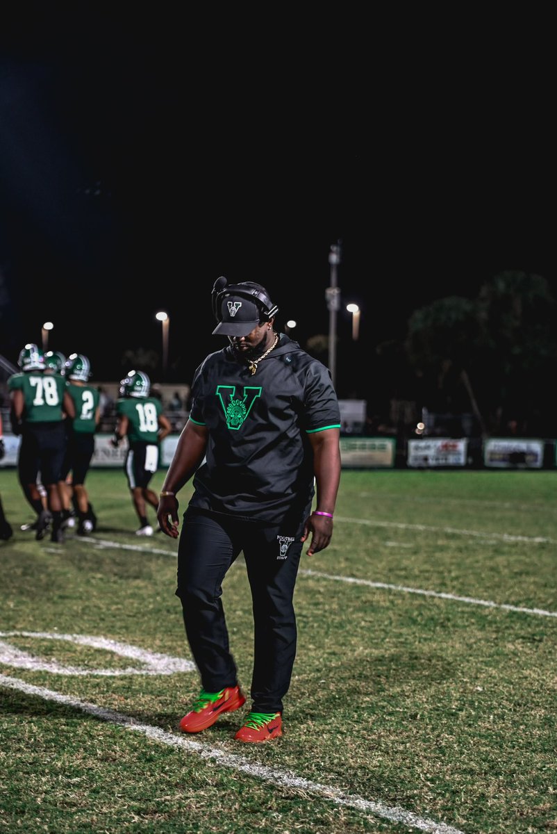 Qoach_Deuce's tweet image. Don’t wait for a opportunity 

CREATE YOURS!

- Big Meech 

#50Boyz 
#TheFamily 
#VMF