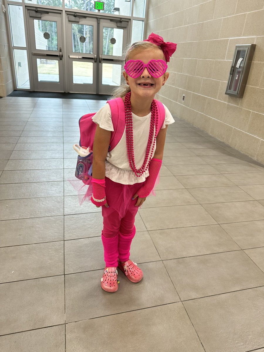 Bee the star of your own show-Dress like a movie star!
#AbovetheInfluenceWeek