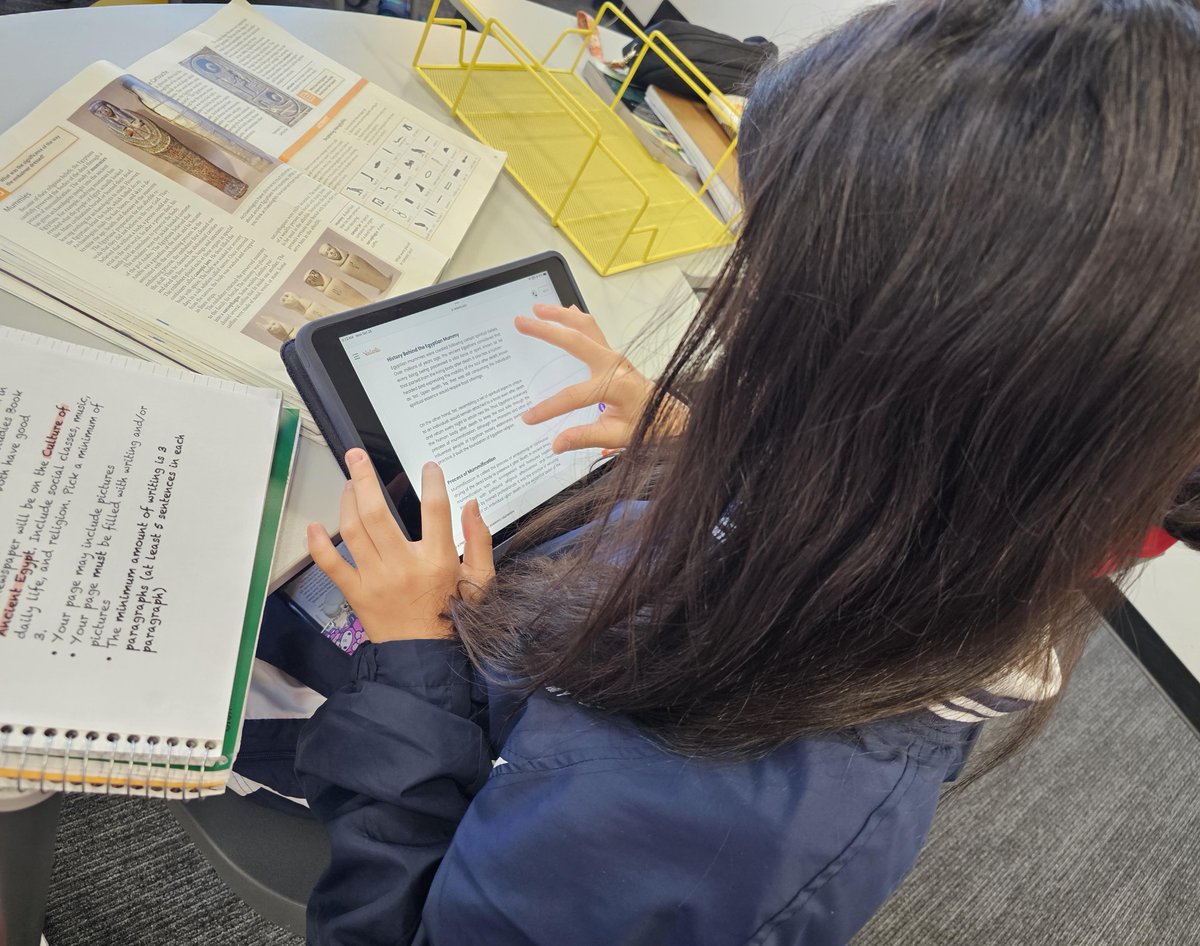 Digital_PCA's tweet image. 📣Our 6th graders are diving into digital creativity with Pages! They’re excited to keep building their skills as producers and exploring all the ways technology can help bring their ideas to life. 🌟 @Bljbrown @PCASchoolSystem