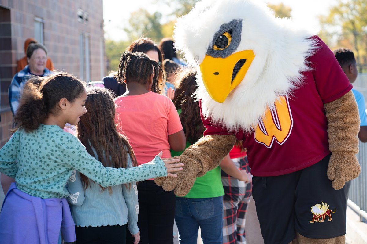 NKCSchools's tweet photo. The future Greenway Elementary community came together to meet their new mascot on Friday: Ollie the Otter! Welcomed by the drum line and spirit teams, @LakewoodNKC and @WinnwoodRocks students were all smiles as they met future classmates.

💚📸: https://t.co/ChrM1UQh5h https://t.co/97H0ghommG