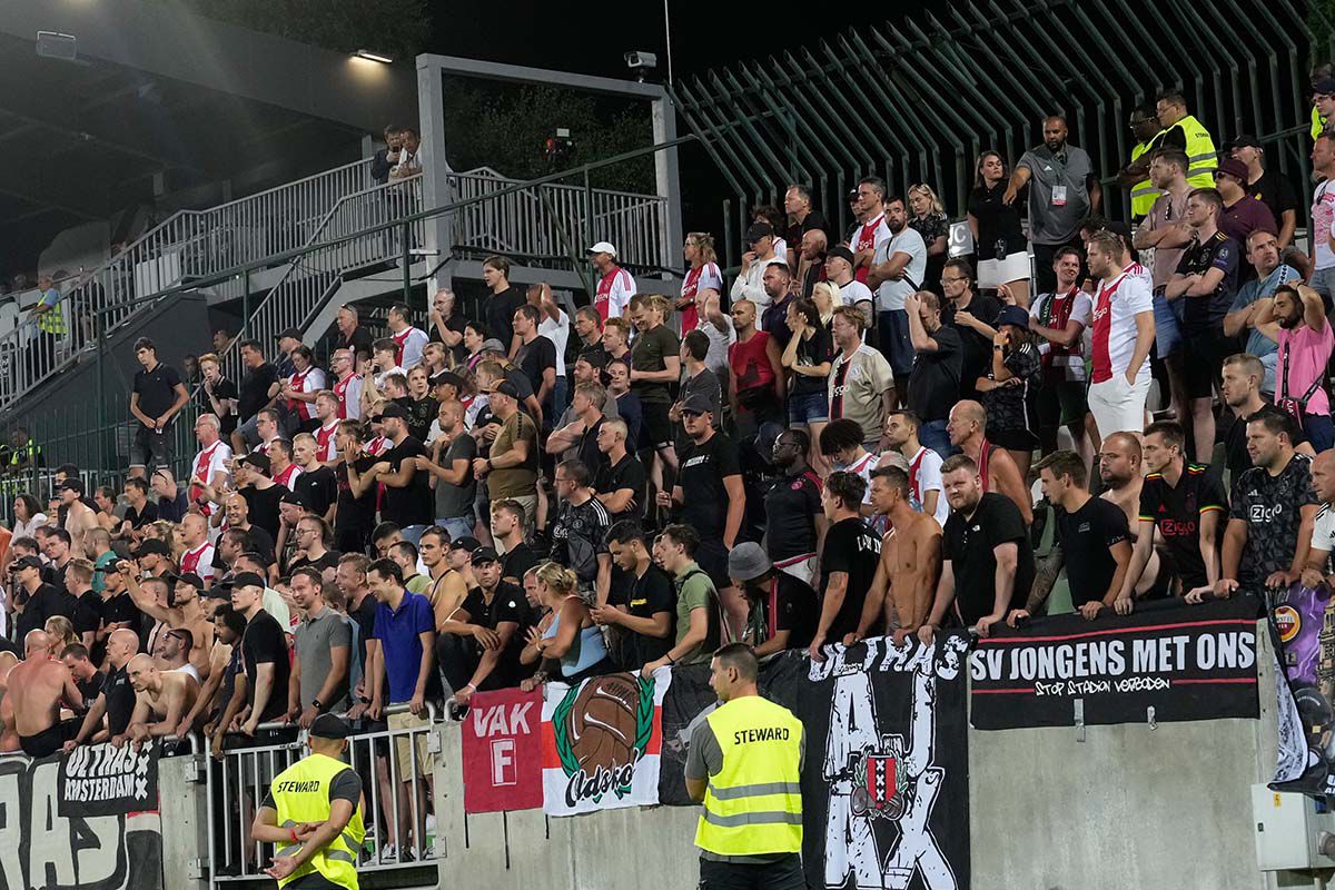 Voetbal Ultras tweet media