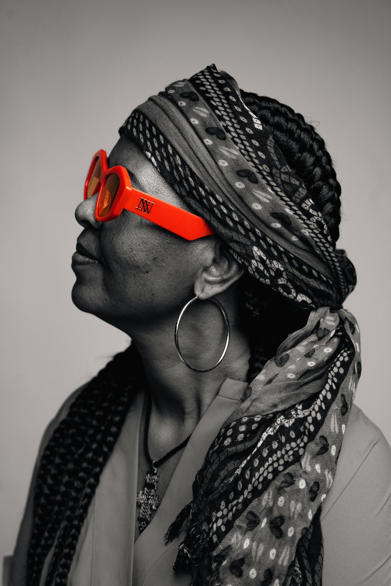 N U E V A tweet media