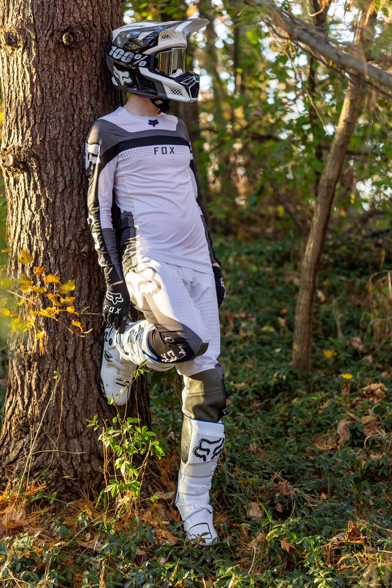 AntheonX's tweet photo. Fall vibes for #MXmonday 🍂
📸@PupTwitchy https://t.co/gwOCKwu9V4
