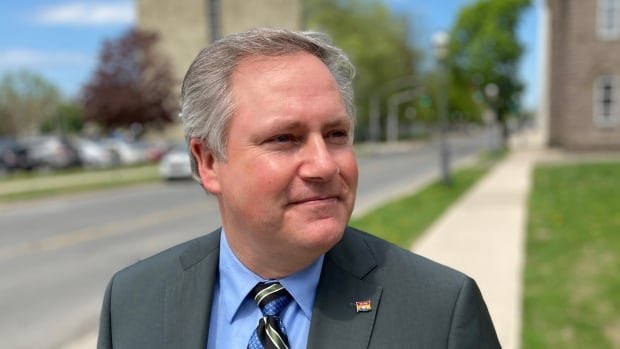 Glen Savoie (SJ East) is interim PC leader following the resignation of Blaine Higgs.

Source <a href="/CBCNews/">CBC News</a> 

Just so long as it's not Kris Austin, Higgs protégé. He might be worse than Higgs! #NewBrunswick