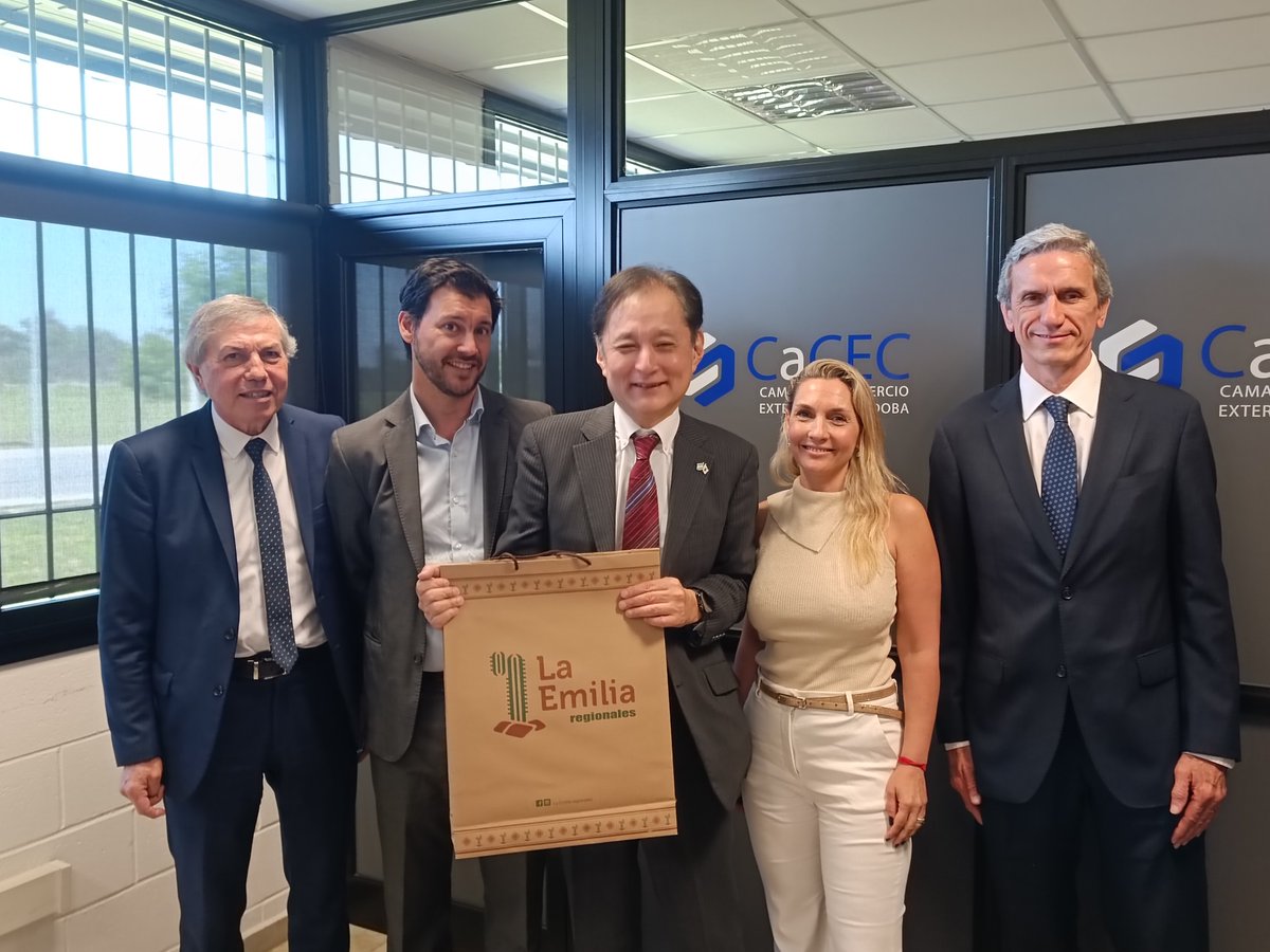 Hoy recibimos al <a href="/embajadorjpnarg/">Embajador del Japón en la Argentina</a> Yamauchi Hiroshi en nuestro #CIS junto a autoridades provinciales y consulares
🙌En un encuentro marcado por el diálogo y la cooperación, exploramos oportunidades de colaboración y fortalecimiento comercial entre Córdoba y Japón🇯🇵🇦🇷🤝