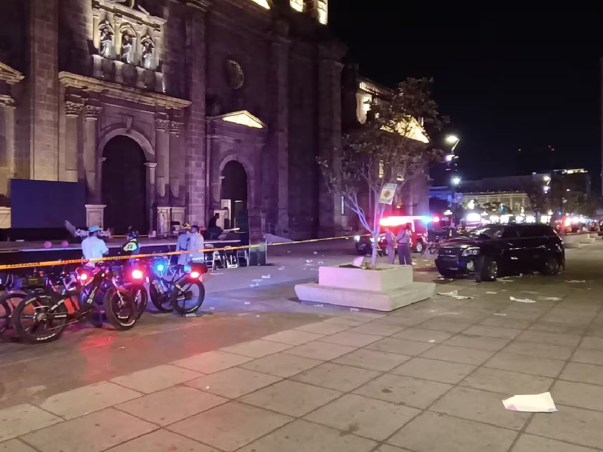 YUCATANALMINUTO's tweet photo. Atropellamiento masivo en Guadalajara deja 16 lesionados
#noticias #viral #intentodesecuestro
➡️ https://t.co/pEIkuMxsgU https://t.co/zwajtgA4aX