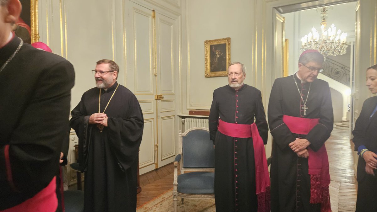 L'Œuvre d'Orient (@oeuvredorient) on Twitter photo 🔴Sa Béatitude Sviatoslav Shevchuk, archevêque majeur de l'Église greco-catholique #ukrainienne rencontre <a href="/MgrUlrich/">Mgr Laurent Ulrich</a> à l’archevêché à l'occasion de sa visite en France aux côtés de <a href="/MgrGollnisch/">Mgr Pascal Gollnisch</a> et de <a href="/Mgr_EMB/">Mgr Eric de Moulins-Beaufort</a>. 🔴Sa Béatitude Sviatoslav Shevchuk, archevêque majeur de l'Église greco-catholique #ukrainienne rencontre <a href="/MgrUlrich/">Mgr Laurent Ulrich</a> à l’archevêché à l'occasion de sa visite en France aux côtés de <a href="/MgrGollnisch/">Mgr Pascal Gollnisch</a> et de <a href="/Mgr_EMB/">Mgr Eric de Moulins-Beaufort</a>.