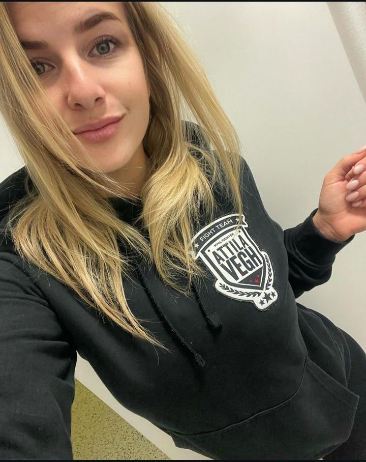 BaszosK472's tweet photo. Ne feledjétek RT+KOVETÉS=ingyen kep+videót
Meg osztoim kozot ki sorsolok egy 1,5orás talit!🥵
Oktober! 30!este 9 órakor
Sok sikert puszika ❤️

(Prémeium csomag melle kapsz ingyen talit!) https://t.co/hPRc5TVmky