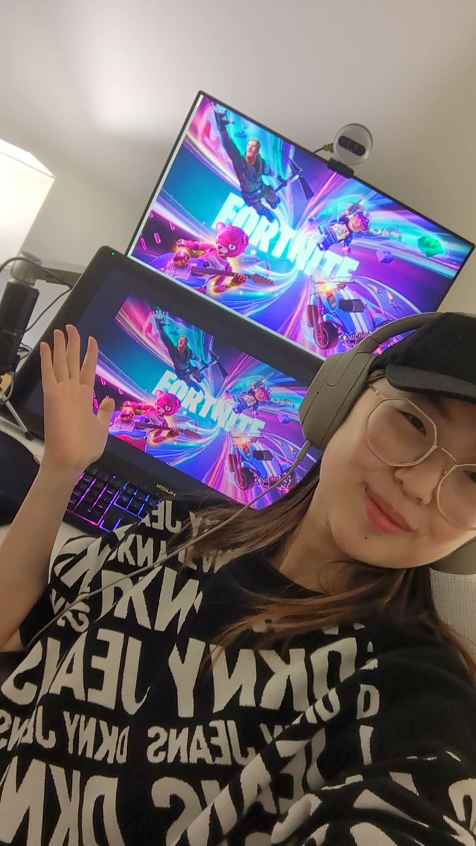 Jess 🎲 (@jehsiee) on Twitter photo It's my first day on <a href="/FortniteGame/">FortniteGame</a> at <a href="/RoartyDigital/">Roarty Digital</a>!! 🥹🥹 So freaking hyped to work with and learn from some great people :> It's my first day on <a href="/FortniteGame/">FortniteGame</a> at <a href="/RoartyDigital/">Roarty Digital</a>!! 🥹🥹 So freaking hyped to work with and learn from some great people :>