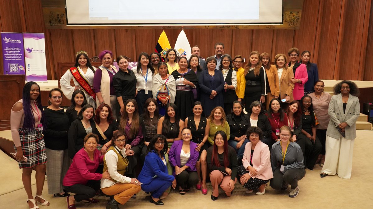 VioletaSiEC's tweet photo. El 15 de octubre, la Coalición Violeta entregó a la Asamblea propuestas para fortalecer la denuncia, sanción y reparación en casos de violencia política de género. 💪♀️ ¡Por una participación segura para las mujeres! 💜

📲 Lee más aquí: https://t.co/uSI4rVuaj6 https://t.co/iVQUzgGh2t