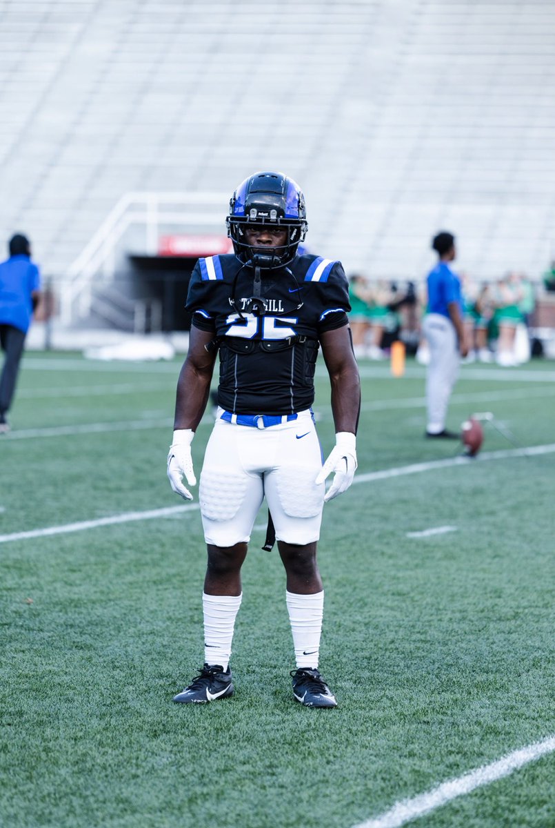 Regular season stats: 87 tackles 10tfl 2 sack 3 fumble rec 1 forced fumble 1 pbu 

hudl.com/v/2Q6aJt