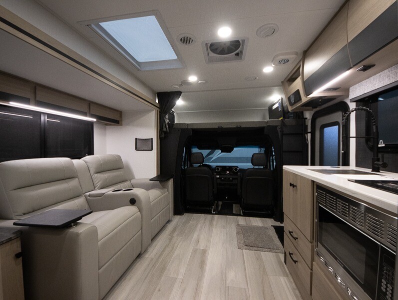 mhs2go's tweet photo. 😎 For a limited time, you can still snag this amazing Class C ➡ https://t.co/zehP5oAY2j New 2025 Forest River RV Sunseeker MBS 2400 for only $125,990! Make this Diesel is 29 feet and sleeps 5! Where will you go first? 🗺
#Motorhomes2Go #Glamping #Family https://t.co/4hhdlphewO