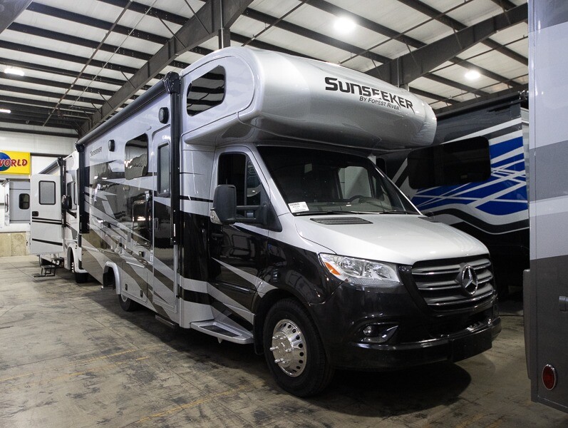 mhs2go's tweet photo. 😎 For a limited time, you can still snag this amazing Class C ➡ https://t.co/zehP5oAY2j New 2025 Forest River RV Sunseeker MBS 2400 for only $125,990! Make this Diesel is 29 feet and sleeps 5! Where will you go first? 🗺
#Motorhomes2Go #Glamping #Family https://t.co/4hhdlphewO