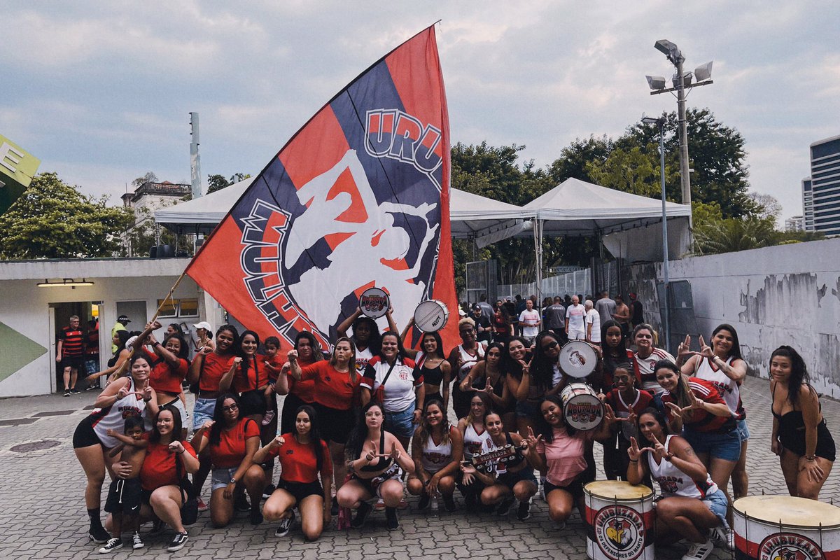 MulheradaUBZ's tweet photo. No Dia do Flamenguista, a UBZ Mulherada parabeniza todas as meninas e mulheres que fizeram e fazem parte da história da Torcida Urubuzada. https://t.co/3eSF1xnzXR