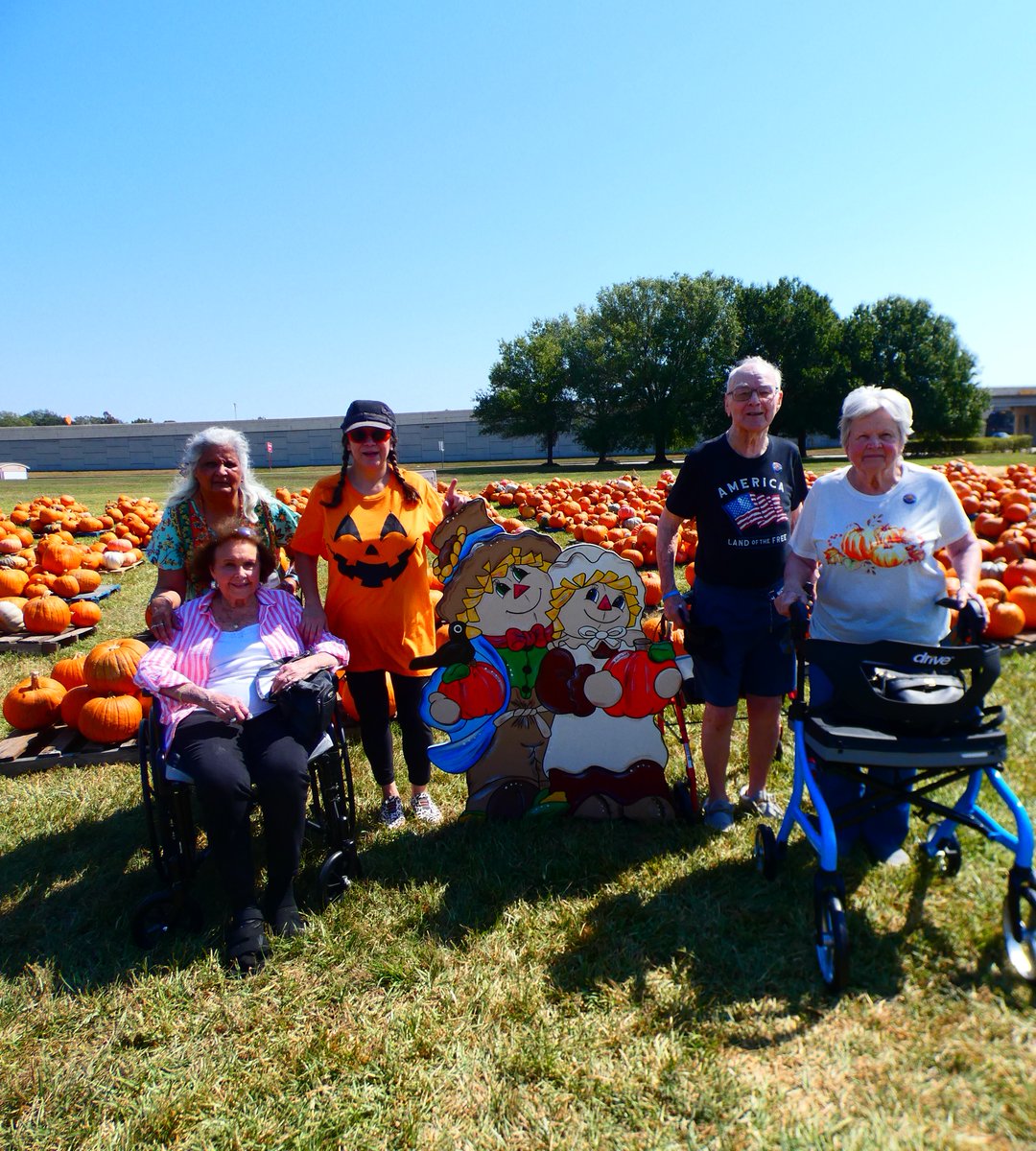 VillageAtSLand's tweet image. The Holy Cross Pumpkin Patch Festival was a huge hit with our residents!🎃They had a great time shopping for pumpkins, enjoying fall foods, Halloween treats, taking pictures, and exploring the local vendors. The perfect weather made it even better!🍁🎃🏮 #PumpkinPatchFun #FallFun