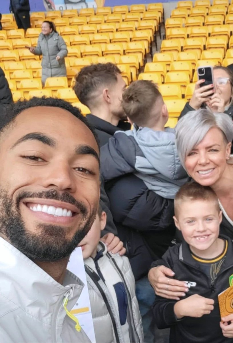 Charlston_18's tweet photo. @Young_Wolves thank you for a fantastic few hours at the Halloween open training session 👻🎃 Alfie had the best time with all of his favourite players #OTS https://t.co/7KMsQuArmp