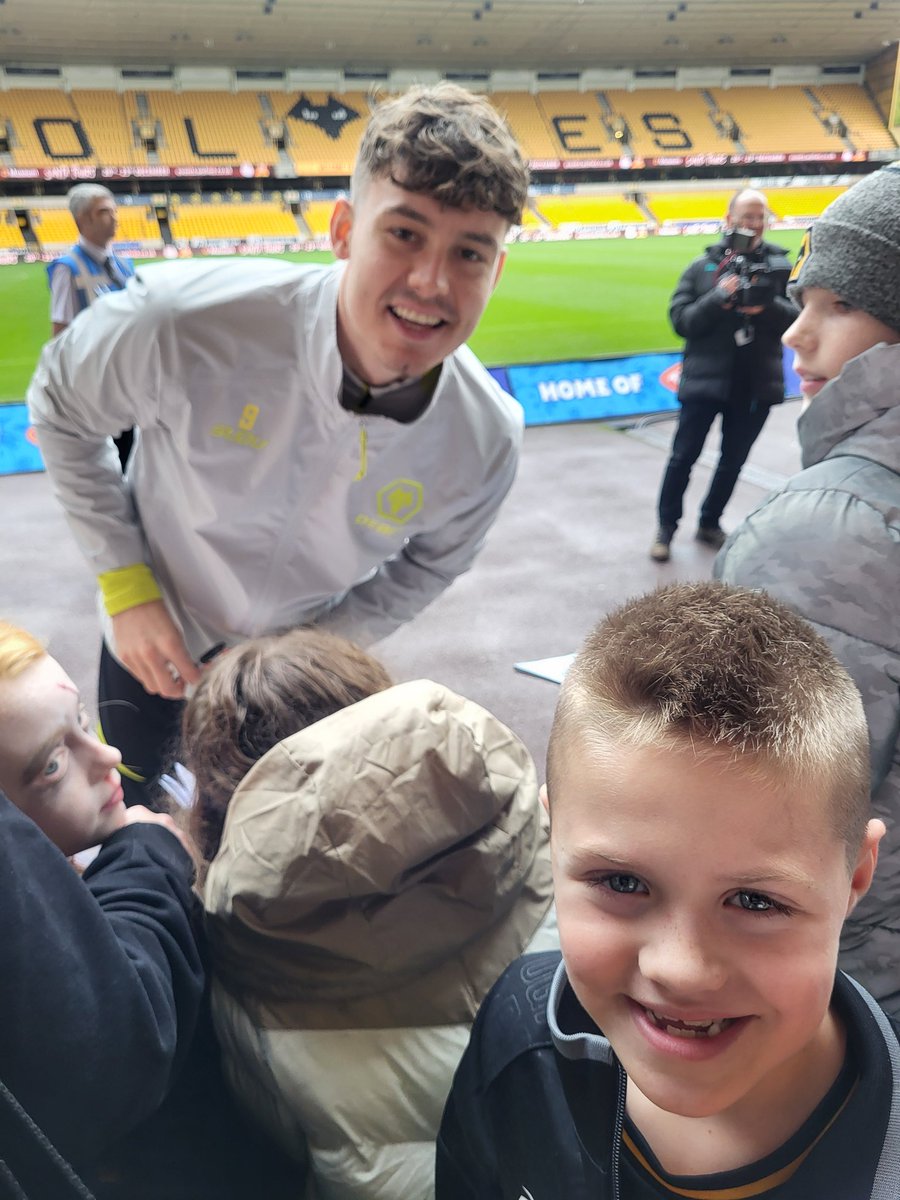Charlston_18's tweet photo. @Young_Wolves thank you for a fantastic few hours at the Halloween open training session 👻🎃 Alfie had the best time with all of his favourite players #OTS https://t.co/7KMsQuArmp