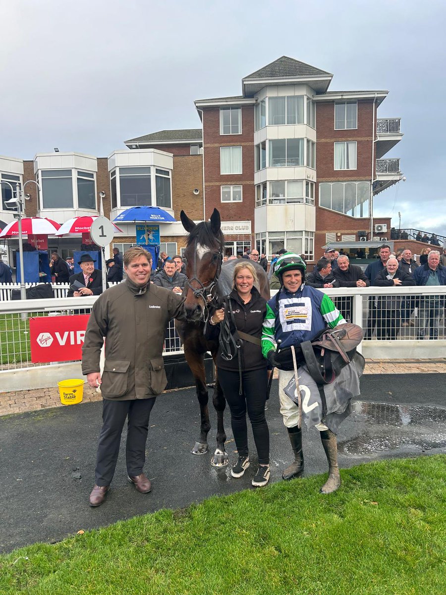 DSkeltonRacing's tweet photo. Great to get a treble this afternoon with COUNTRY MILE, HOME FREE &amp; DALSTON LAD all winning @ayrracecourse under @harryskelton89 

Congratulations to all connections. 

Well done to the team who put the work in at home. 

TEAM SKELTON https://t.co/rK7TEjIo4l