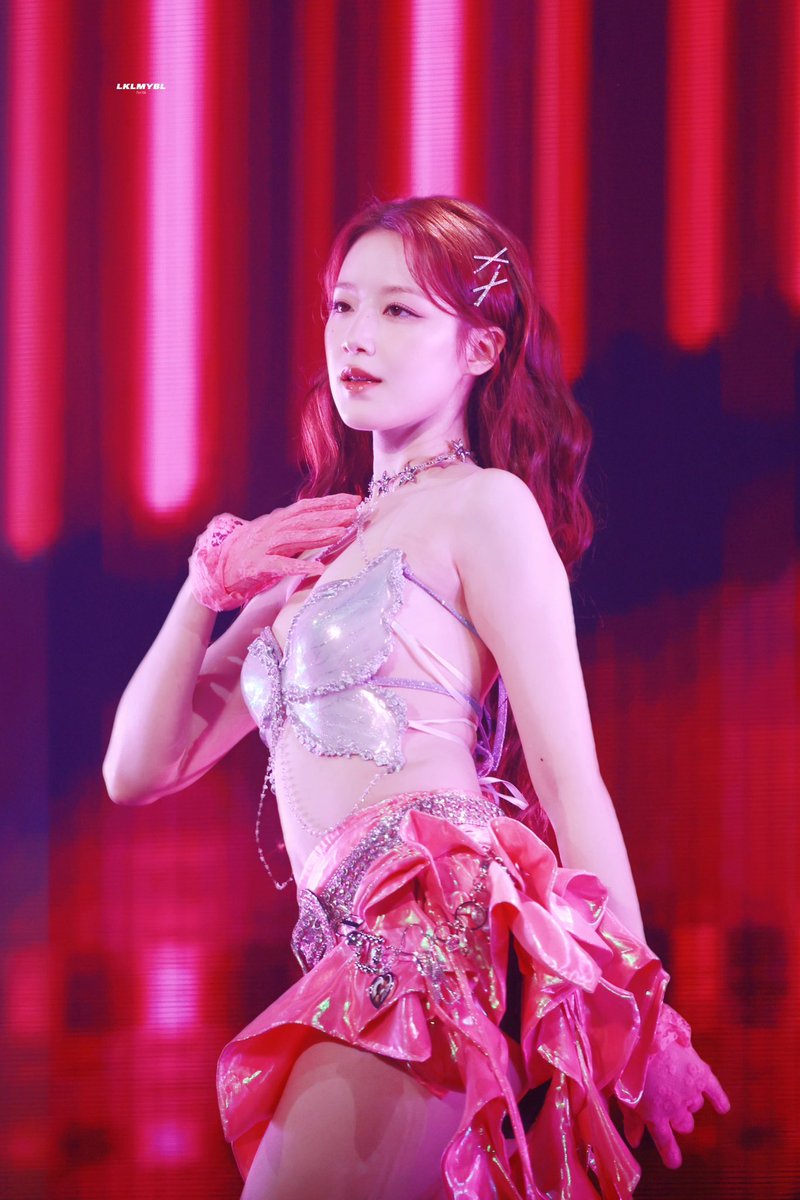 lklmybl's tweet photo. 241025

🦋💜

#GIDLE #슈화 #SHUHUA #舒華 #舒华
#여자아이들 #シュファ #아이들 https://t.co/eIrRZ2CXZP