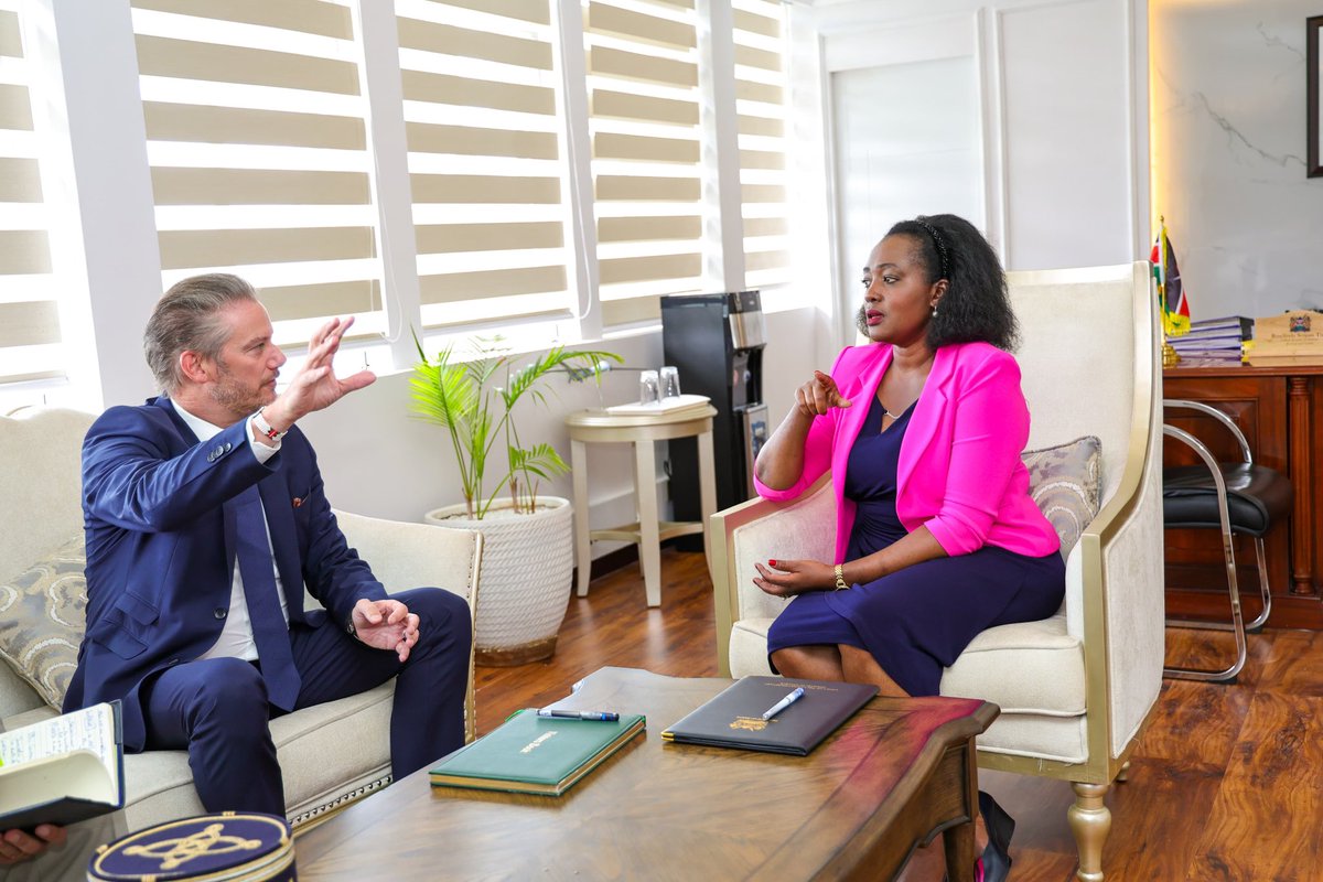 Pleased to host the French Ambassador to Kenya, H.E. Arnaud Suquet, earlier today, accompanied by Defence Attaché Lt. Col. (OF4) Denis Brisset, for a courtesy visit at Defence Headquarters.

In addition to various Defence cooperation activities ongoing, our discussions focused on