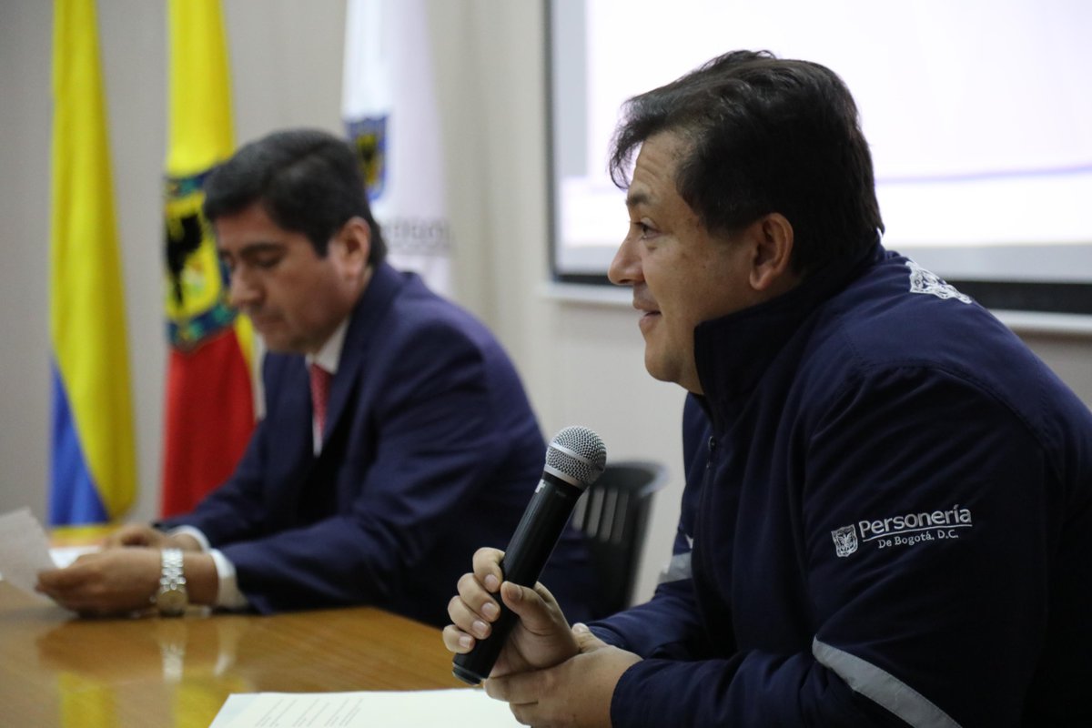 personeriabta's tweet photo. #AEstaHora realizamos un conversatorio sobre los alcances de la Ley 2422 de 2024, que fortalece la labor administrativa y financiera de los municipios de tercera, cuarta, quinta y sexta categoría.

El evento es liderado por el personero de Bogotá, Andrés Castro Franco, y en él participan el representante a la Cámara Óscar Sánchez León, ponente del proyecto de ley, y los personeros municipales representados por la Federación Nacional de Personerías (Fenalper). 

En el encuentro también participa Mireille Girard, representante de @AcnurColombia
