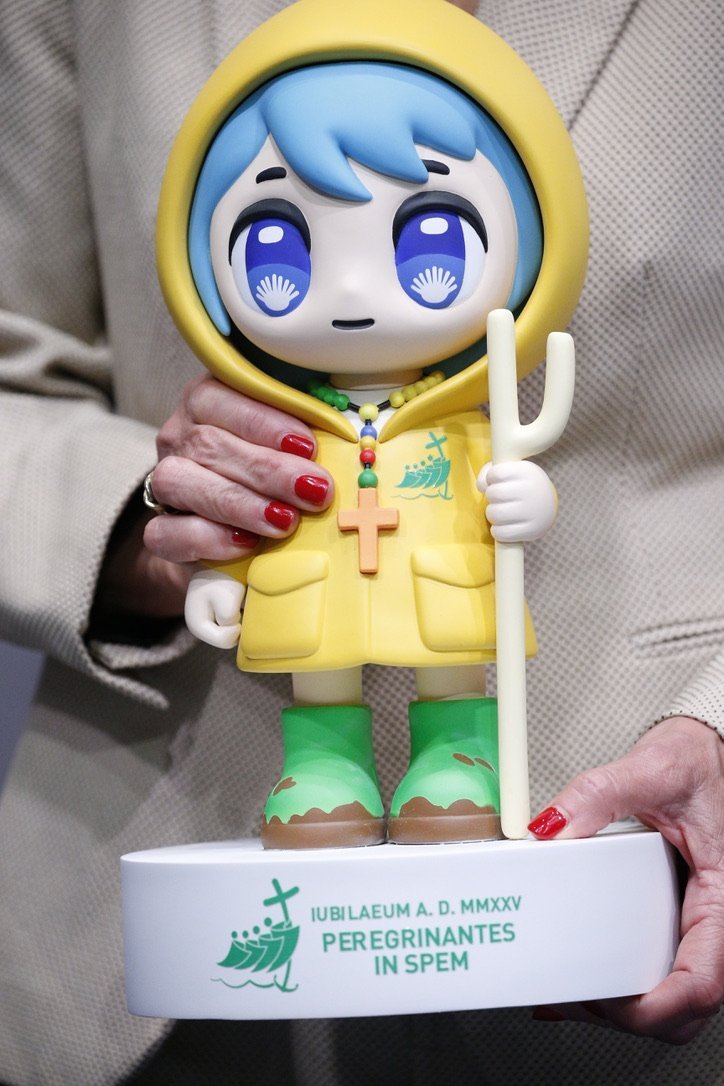 writriverdale's tweet photo. “It’s an anime mascot, Tone. Her name’s Luce. It’s Italian for ‘light’. She very kawaii. https://t.co/yAiu0jzRZ5