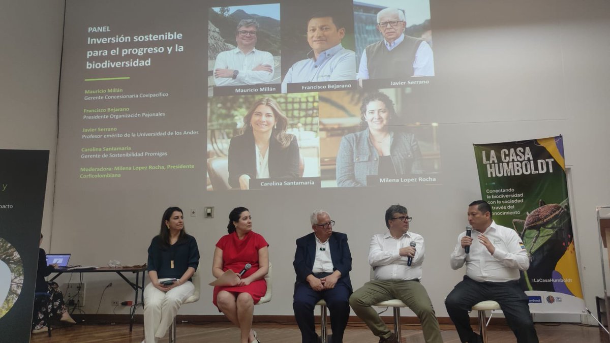 En este momento, nuestro gerente, Francisco Bejarano da a conocer a los asistentes del Panel inversión sostenible para el progreso y la biodiversidad las estrategias que nos han permitido contribuir al desarrollo sostenible y conservación de los recursos naturales 🌴🧡🐒 #COP16