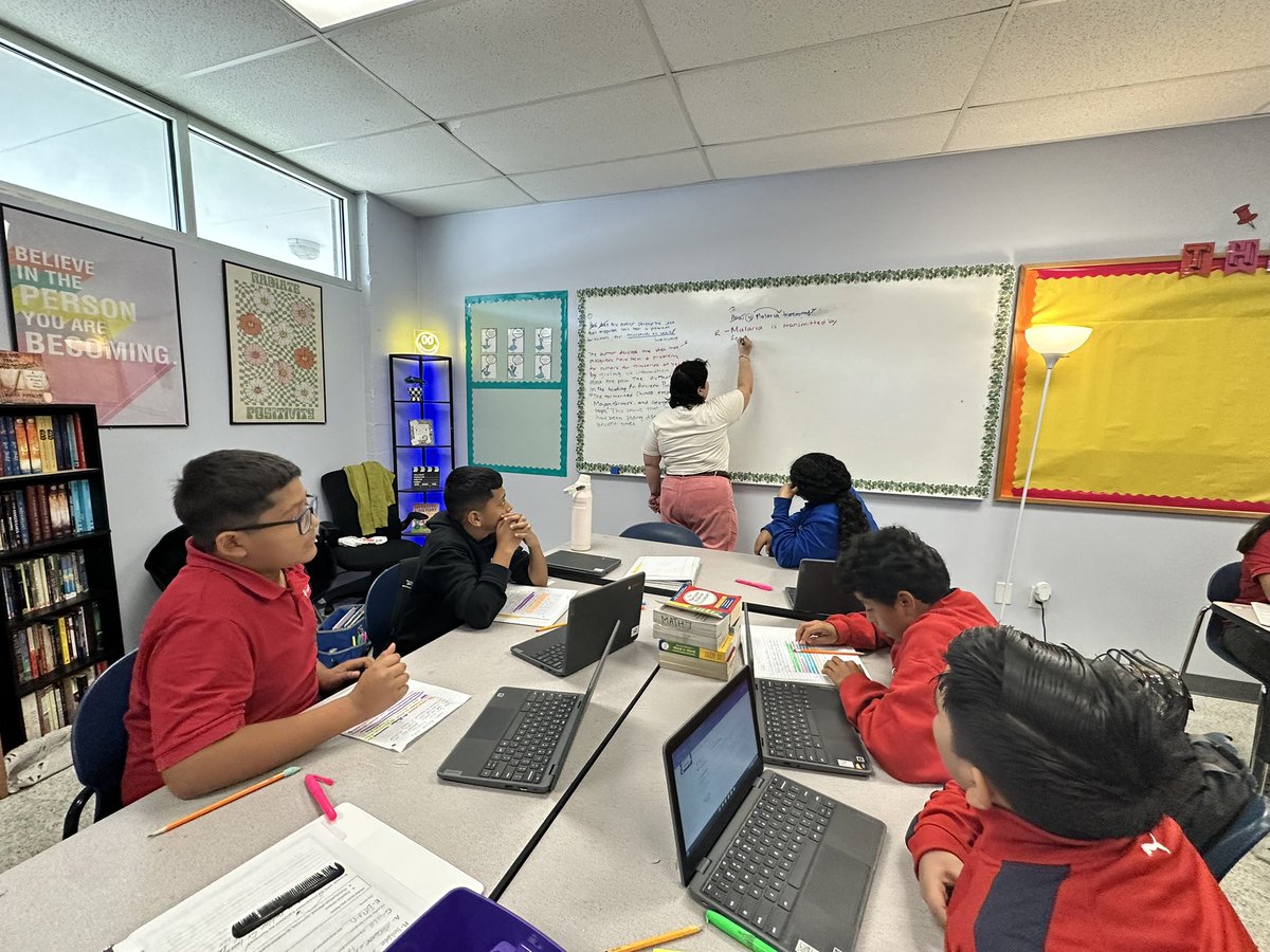 Parallel co-teaching the RACE strategy 🏆 with embedded supports 💡 in our lesson today! Empowering students to restate, answer, cite, and explain with confidence! 📚💬 #CoTeaching #RACEStrategy #StudentSuccess
<a href="/swschoolstx/">Southwest Public Schools</a> <a href="/LGSA_SWPS/">Leadership & Global Studies Academy</a>