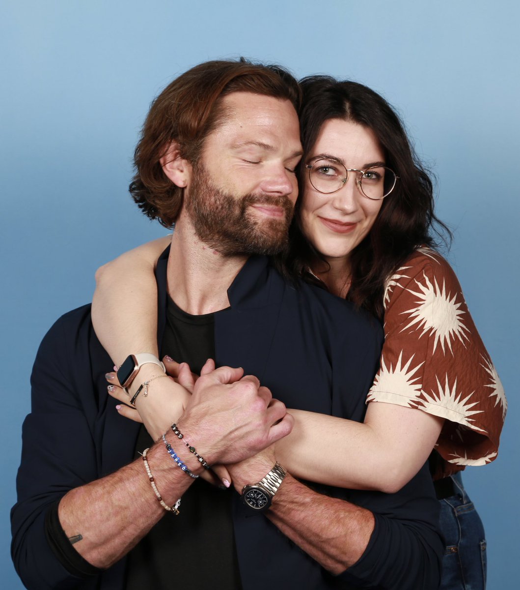 proudofjarpad's tweet photo. When you let Jared pick the pose(s) 🥹❤️
Loving the first one especially 🥰
#JaredPadalecki 
#ComicConBrussels https://t.co/7wzjqdKowo