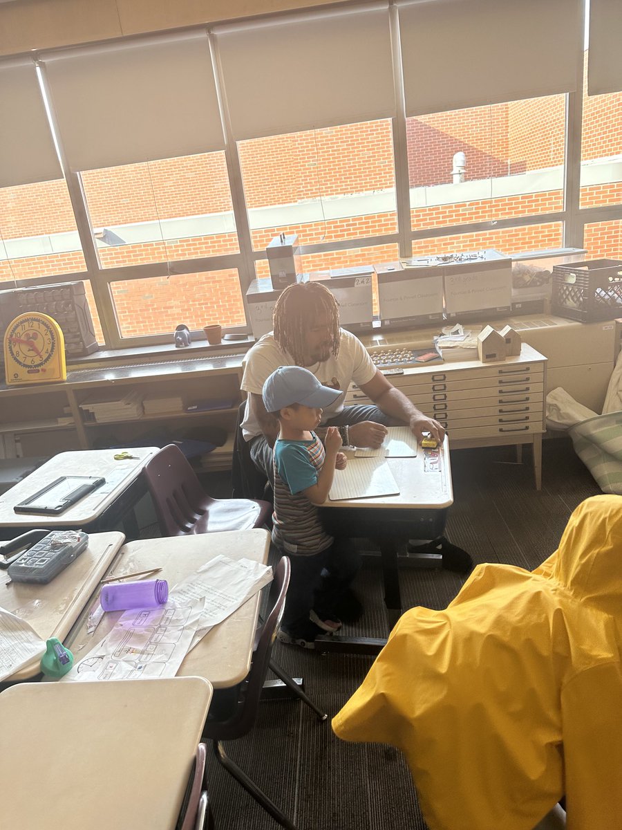 dpollard47's tweet photo. Good morning, once again these guys came over to Nokomis South and put smiles on the students faces!  The students started smiling and giving out hugs to them! ⁦@MNFBDEV⁩ ⁦@AgentAnt0⁩ @TheorinR @Mik3gerald ⁦@Aluma_Nkele⁩ https://t.co/xguGY4pvYw