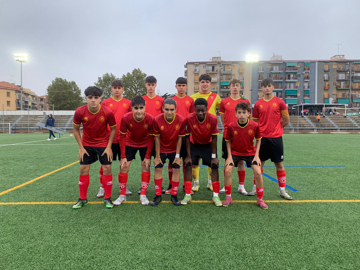 🏁𝐅𝐈𝐍𝐀𝐋

🔴⚫️ 𝗝𝘂𝘃𝗲𝗻𝗶𝗹 “𝗔” (1️⃣-2️⃣) 𝗔𝗗 𝗟𝗮 𝗟𝗹𝗮𝗻𝘁𝗶𝗮 🟢⚪️

ℹ️ Se nos escapa un punto a falta de 5 minutos después de una acción desafortunada. Seguimos trabajando para mejorar.