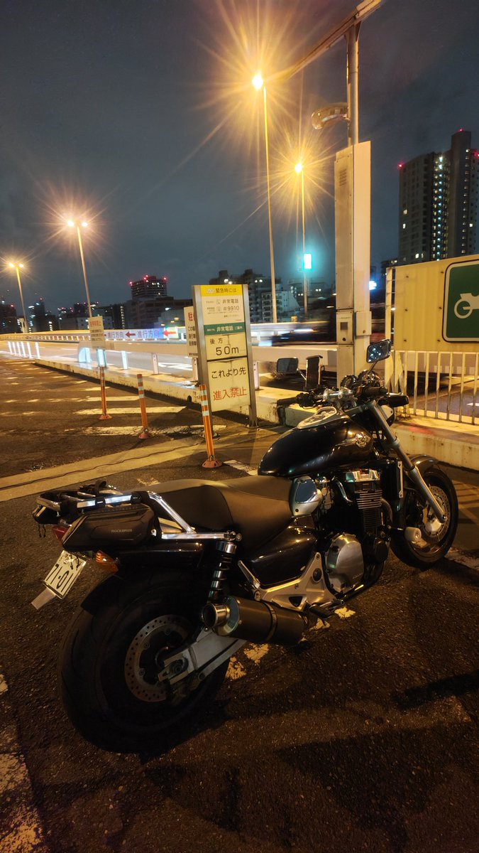 smallbiker0203's tweet photo. #X4 #SC38 #HONDA
シートロックが外れなくなり車検の時に破壊してもらったシートの替わりを作ってもらいました
さっそく乗り回して来ましたがゲルザブ要らずで乗り心地最高でした🤗
車検もシートも快く相談に乗ってくださった先輩と先輩の同級生の方に大感謝です♪
明日はチェーンとスプロケ交換だ https://t.co/P4oujtS45Y