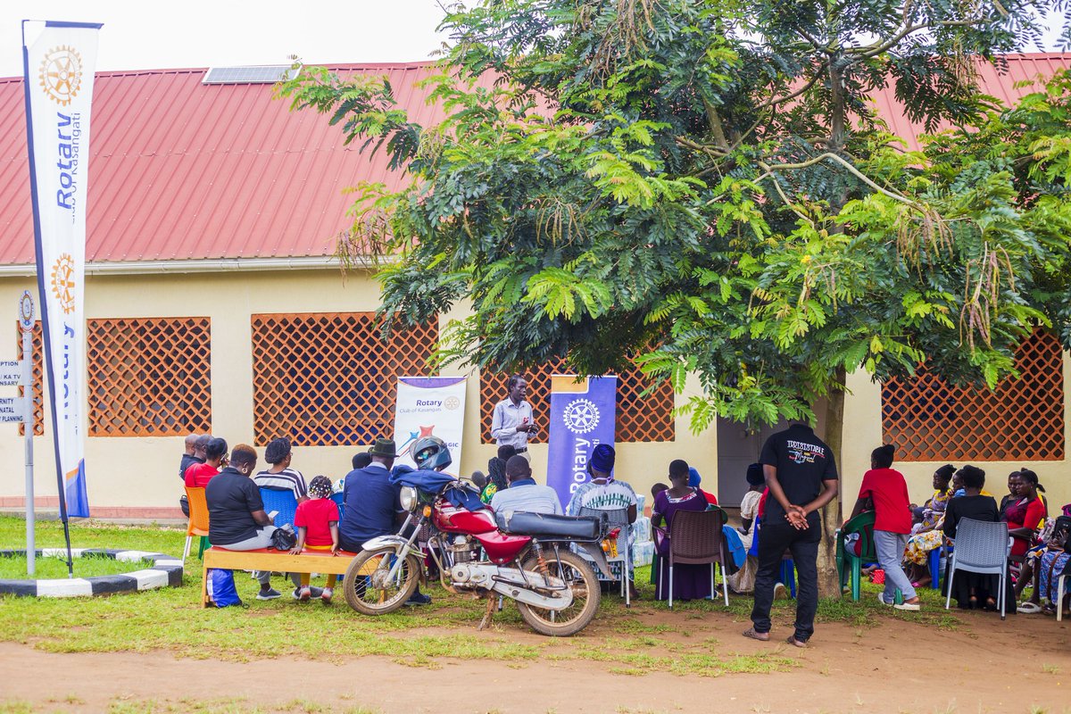 ErimuPrinceC's tweet photo. Joined the @RCkasangati in their @EndPolioNow campaign
Where I was given a chance to speak about #SickleCellCondition and engaged with the community of #Makukuba
It was my singular honour to engage and speak about this sensitive topic
#KnowYourGenotype
#GenotypeAwarenessCampaign https://t.co/ARSC1b4AAa