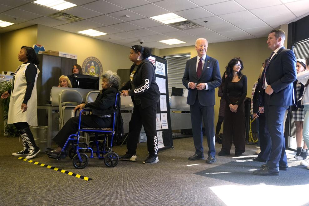 📢 BREAKING: President Joe Biden just made history by casting his early vote for Vice President Kamala Harris, supporting her bid to become the first female president in U.S. history.

True to form, <a href="/POTUS/">President Donald J. Trump</a> didn’t skip the line – he stood patiently, just like everyone else, to