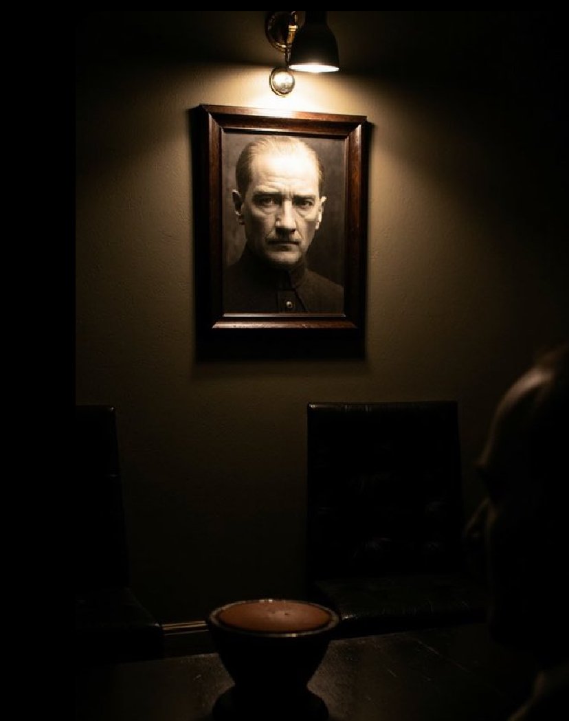 kadrajtr_'s tweet photo. Ben şahsen #OnunEseri yim. 
Atatürk olmasaydı, Arap karanlığından asla çıkamazdım. Onun reformları sayesinde modern ve bağımsız bir birey olarak yetiştim. https://t.co/b9E3JyrCoZ