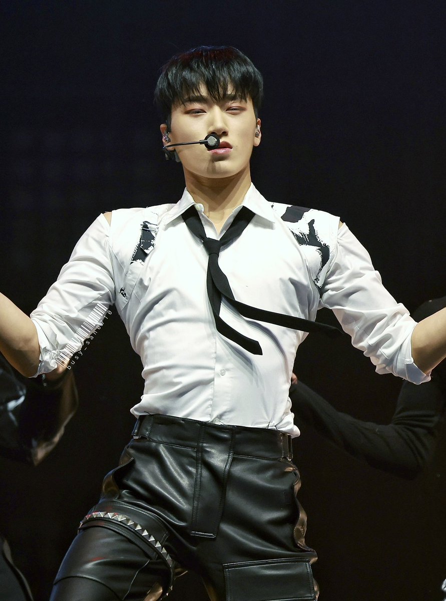 BLVCKM00D's tweet photo. Crazy Form ▽

#choisan #산 #최산 https://t.co/OmFfmqSFpk