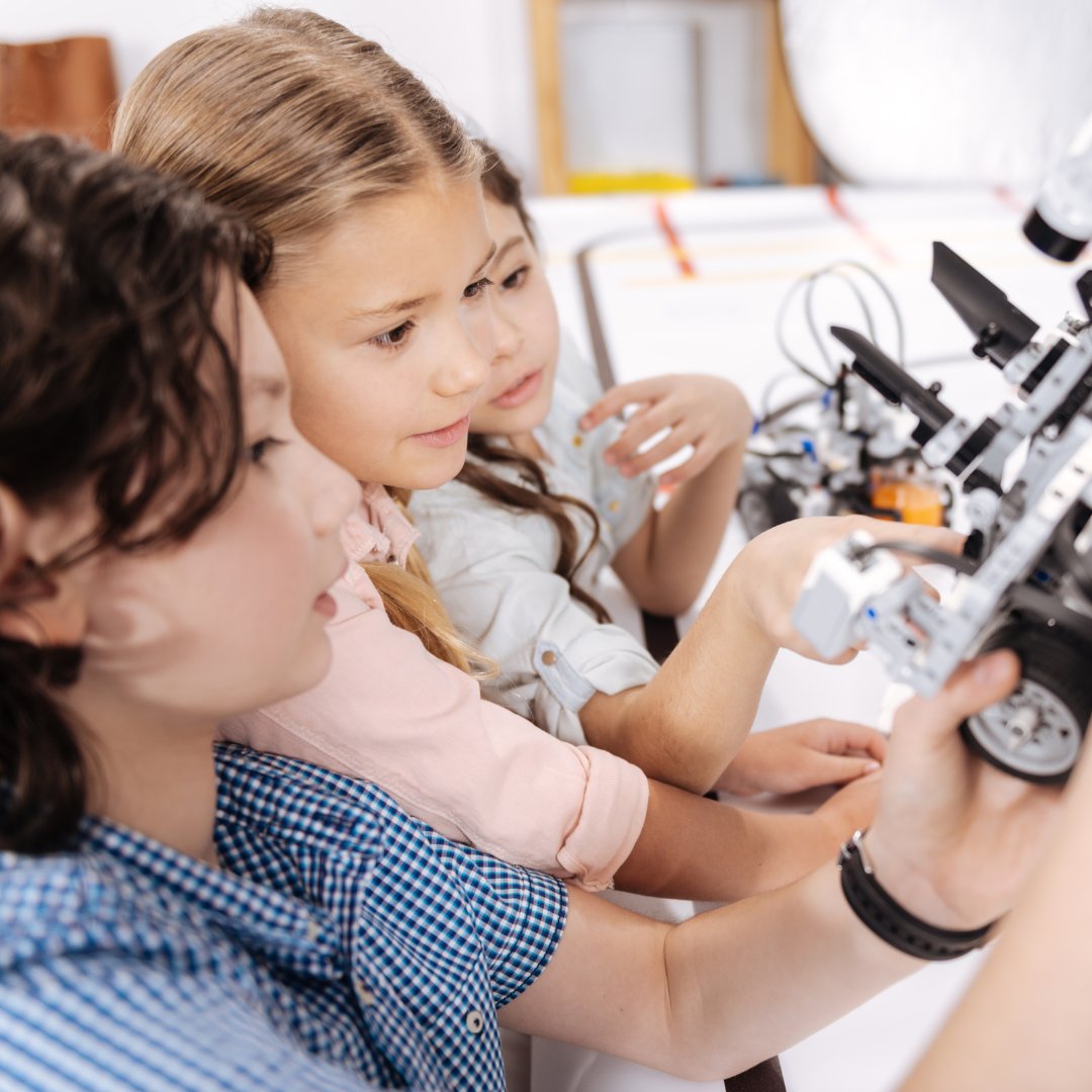 codeREVkids's tweet image. "Are you ready to ignite your child’s passion for STEAM? Our private classes are tailored to your child's needs, helping them develop skills and creativity. Join us for robotics, engineering, and coding! 🔥 #RoboticsForKids #STEAMAdventures"