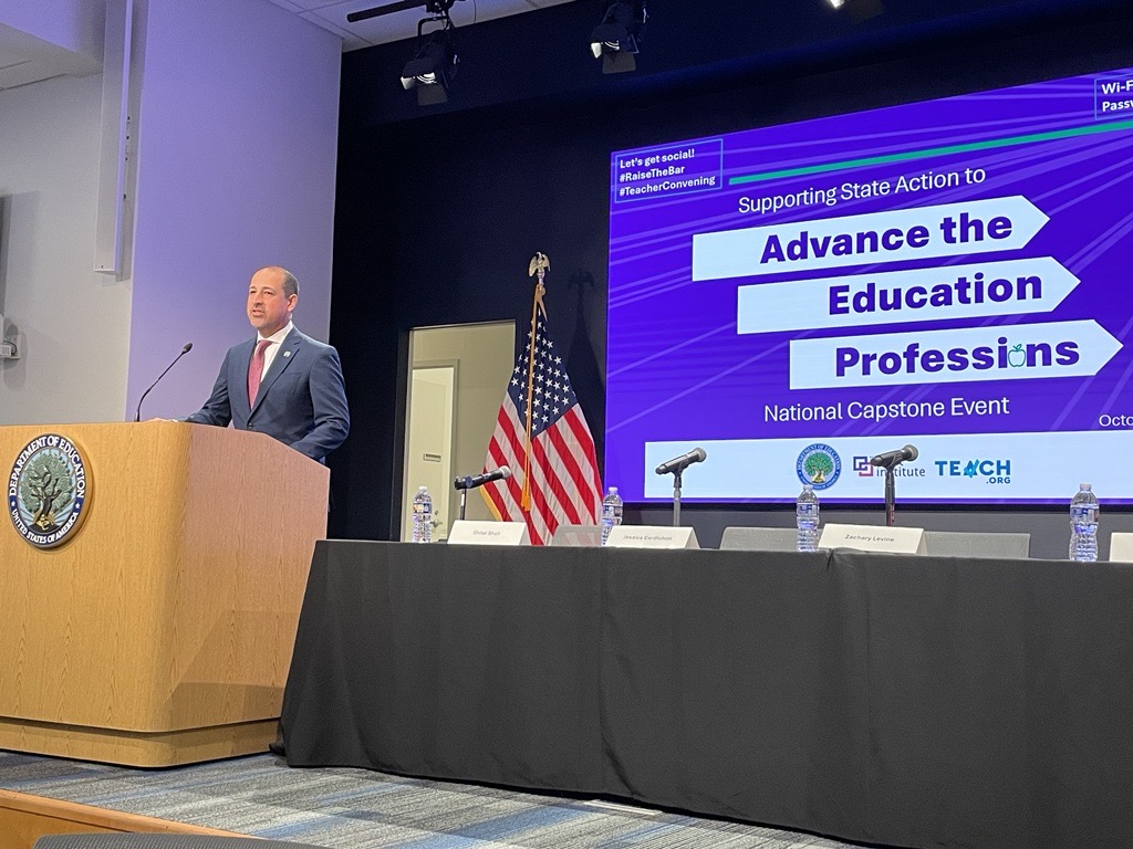 The Hunt Institute (@hunt_institute) on Twitter photo Excited for our team to be in D.C. today for our capstone event with <a href="/usedgov/">U.S. Department of Education</a> & @teachorg! After a summer of impactful regional convenings, we’re ready to help shape a resilient, diverse future for the teaching workforce. <a href="/RRodriguez_ED/">Roberto J. Rodríguez</a> ow.ly/lXrh50TUHMO
#EducatorDiversity Excited for our team to be in D.C. today for our capstone event with <a href="/usedgov/">U.S. Department of Education</a> & @teachorg! After a summer of impactful regional convenings, we’re ready to help shape a resilient, diverse future for the teaching workforce. <a href="/RRodriguez_ED/">Roberto J. Rodríguez</a> ow.ly/lXrh50TUHMO
#EducatorDiversity