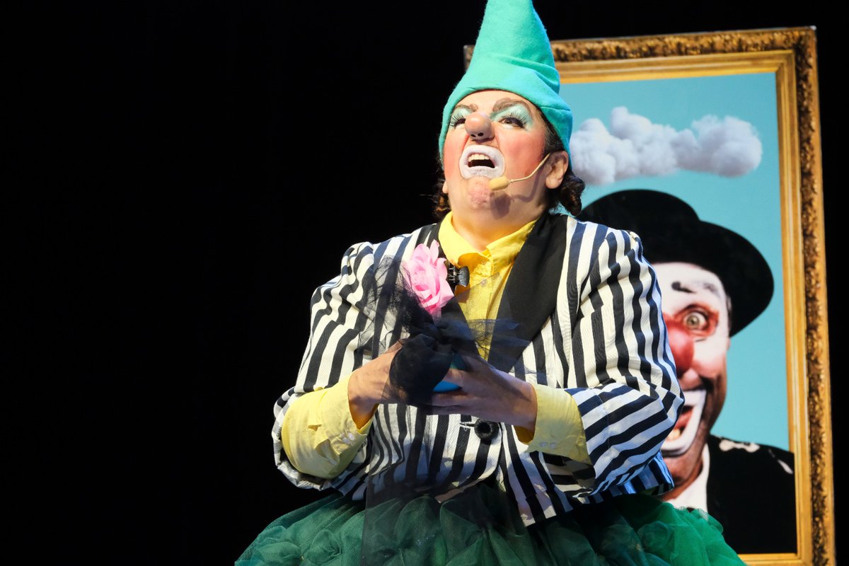 Ahir va acabar el #FIPC24 amb una gala de clausura espectacular a la carpa de pl. de Catalunya de #Cornellà 🤡🙌

🎪 Una gala que hem pogut gaudir 5 dies durant el festival.

Gràcies a El Gran Dimitri, B.O.B.A.S., Julot Cousins, Strange Comedy, Cristi Garbo i Los Rivelinos ❤️