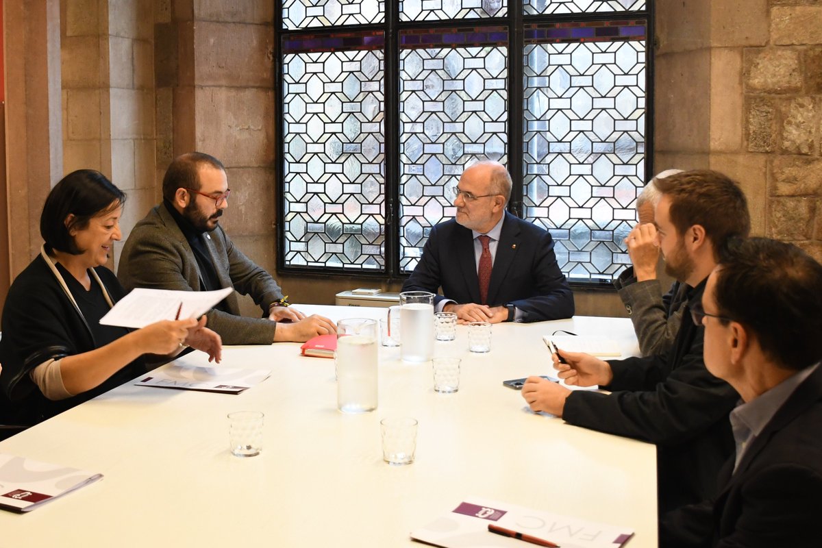 Unió Europea i Acció Exterior (@exteriorscat) on Twitter photo 📍 Encoratjar la participació del món local en les grans transformacions europees és un dels eixos d’actuació del <a href="/govern/">Govern de Catalunya</a>
El conseller <a href="/jduch/">Jaume Duch</a> s'ha reunit amb <a href="/DBotePaz/">David Bote Paz</a>, president de <a href="/FMCmunicipis/">Federació Municipis</a>, per conèixer les seves accions en l’àmbit dels fons europeus i de la cooperació 📍 Encoratjar la participació del món local en les grans transformacions europees és un dels eixos d’actuació del <a href="/govern/">Govern de Catalunya</a>
El conseller <a href="/jduch/">Jaume Duch</a> s'ha reunit amb <a href="/DBotePaz/">David Bote Paz</a>, president de <a href="/FMCmunicipis/">Federació Municipis</a>, per conèixer les seves accions en l’àmbit dels fons europeus i de la cooperació