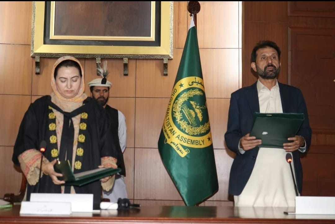 DanishSadia's tweet photo. گلگت بلتستان اسمبلی اجلاس کے دوران جی بی اے 2 سے منتخب ہونے والے پیپلزپارٹی کےممبر اسمبلی جمیل احمد کی حلف برداری۔
✌️🇱🇾
#JiyeBhutto
#GBA2
#PPP
#Assembly
#GilgitBaltistan
# https://t.co/HGNjsxI25s