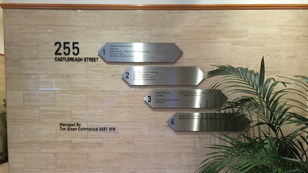 SignaramaCanada's tweet image. Does your wayfinding signage in your office need a refresh to account for additions to your staff, as well as improvements to your facility? Signarama pros can help! #SignaramaCanada #WayfindingSigns #OfficeSignage
bit.ly/4bQZ21P