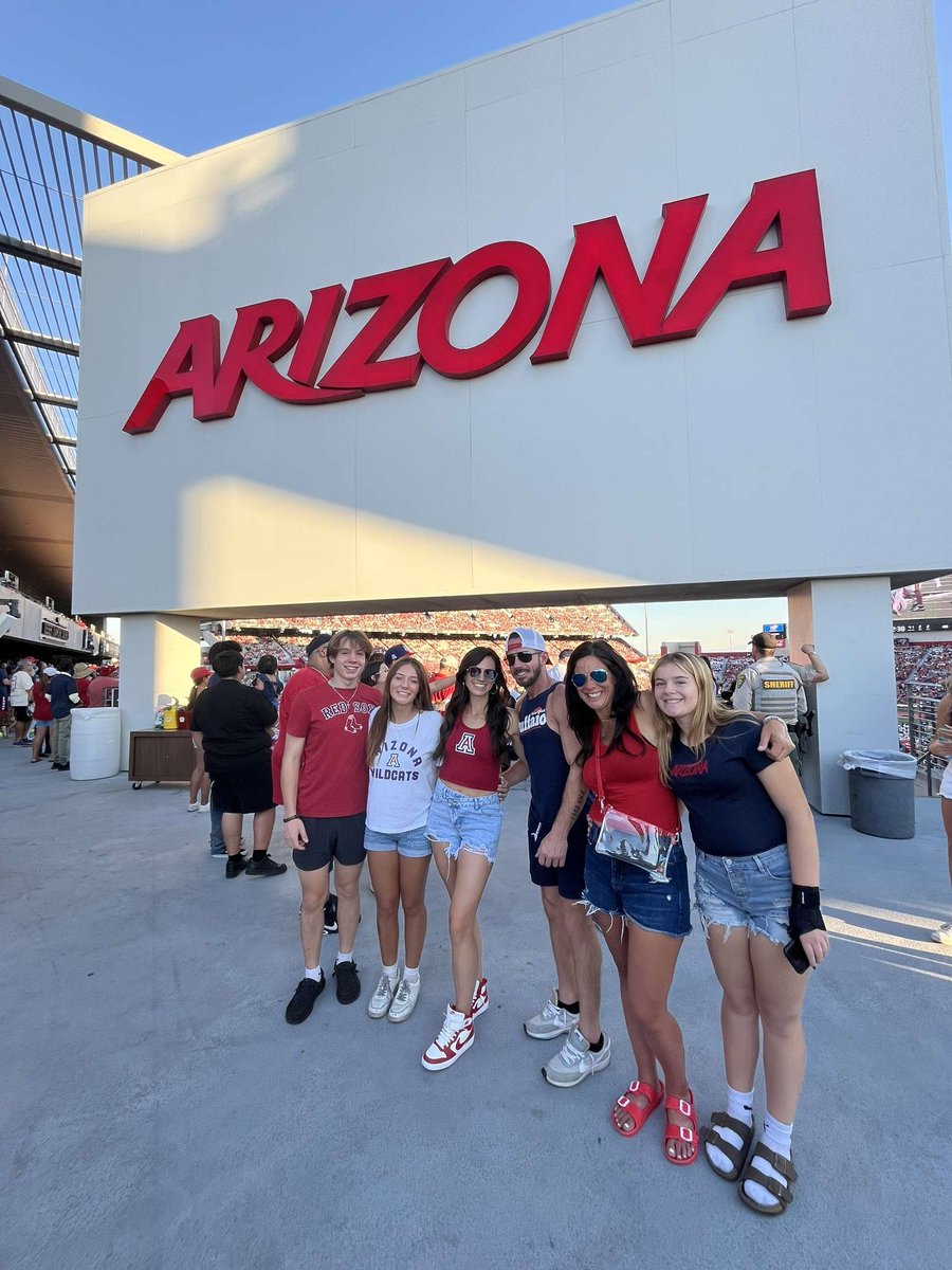 steflynn03's tweet image. Thank you @uarizona for an amazing Family Weekend!  #beardown #wcfamily #adpi