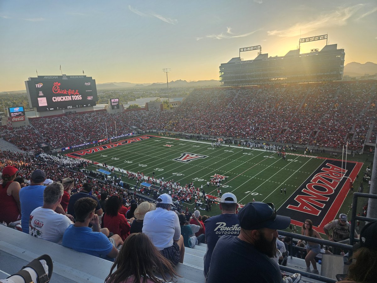 steflynn03's tweet image. Thank you @uarizona for an amazing Family Weekend!  #beardown #wcfamily #adpi