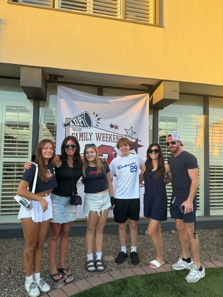 steflynn03's tweet image. Thank you @uarizona for an amazing Family Weekend!  #beardown #wcfamily #adpi