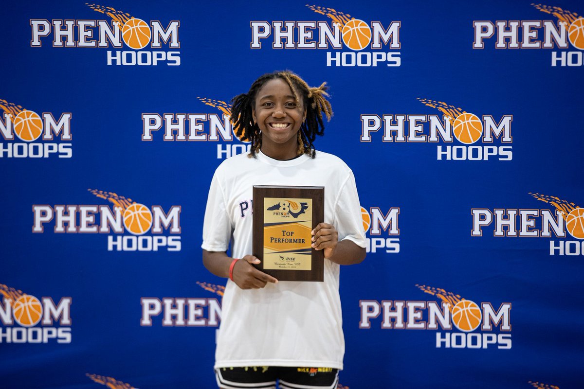 LadyPhenomHoops's tweet image. 2027 Jaidiah Blake proving to be a talent to look at more
#LadyPhenom #LadyTop80 

Read: phenomhoopreport.com/2027-jaidiah-b…