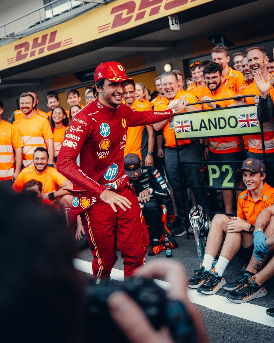 ScuderiaFerrari's tweet photo. A short story 🍾😂

#MexicoGP #F1 https://t.co/YnTvC42S37