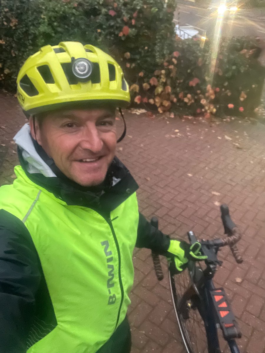 sdk241068's tweet photo. Full service, new chain & free hub
Let the train take the strain home 🏠 #exercise #cycling #intergrated travel https://t.co/KHXeW9qj9X
