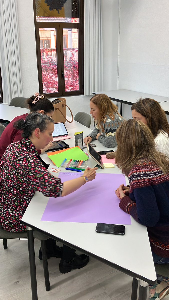 CFIECR_TIC's tweet photo. Sigue la pista en el aula #EFFA del @CFIE_CR con los docentes del #PIEEFFA del @IESTIERRA_CR #pildorasinspira-activas #innovaCyL @educacyl https://t.co/gB6nTWj7zf